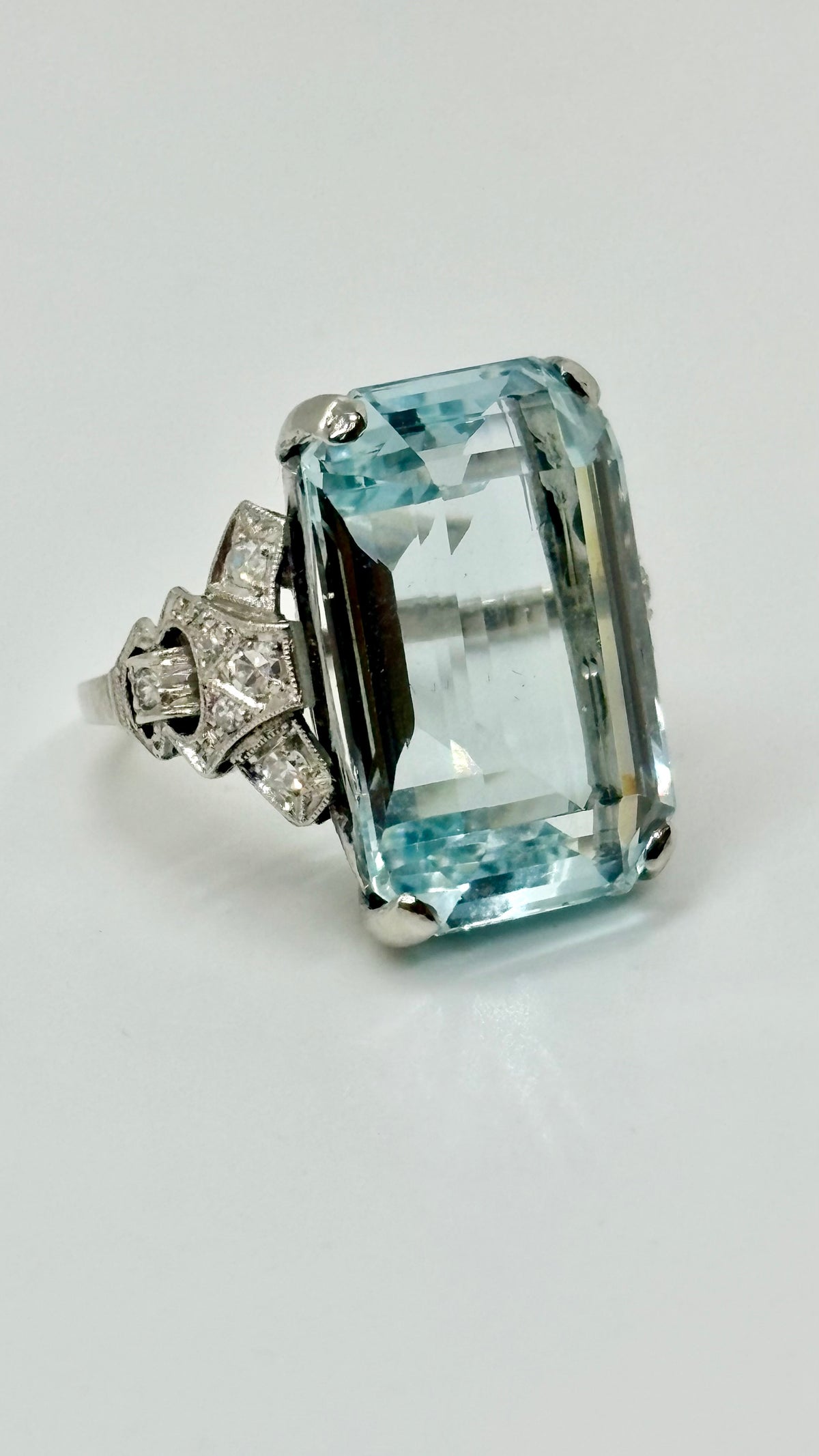 Large aquamarine vintage ring