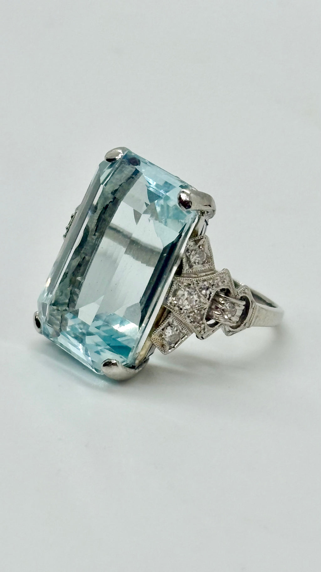 Large aquamarine vintage ring