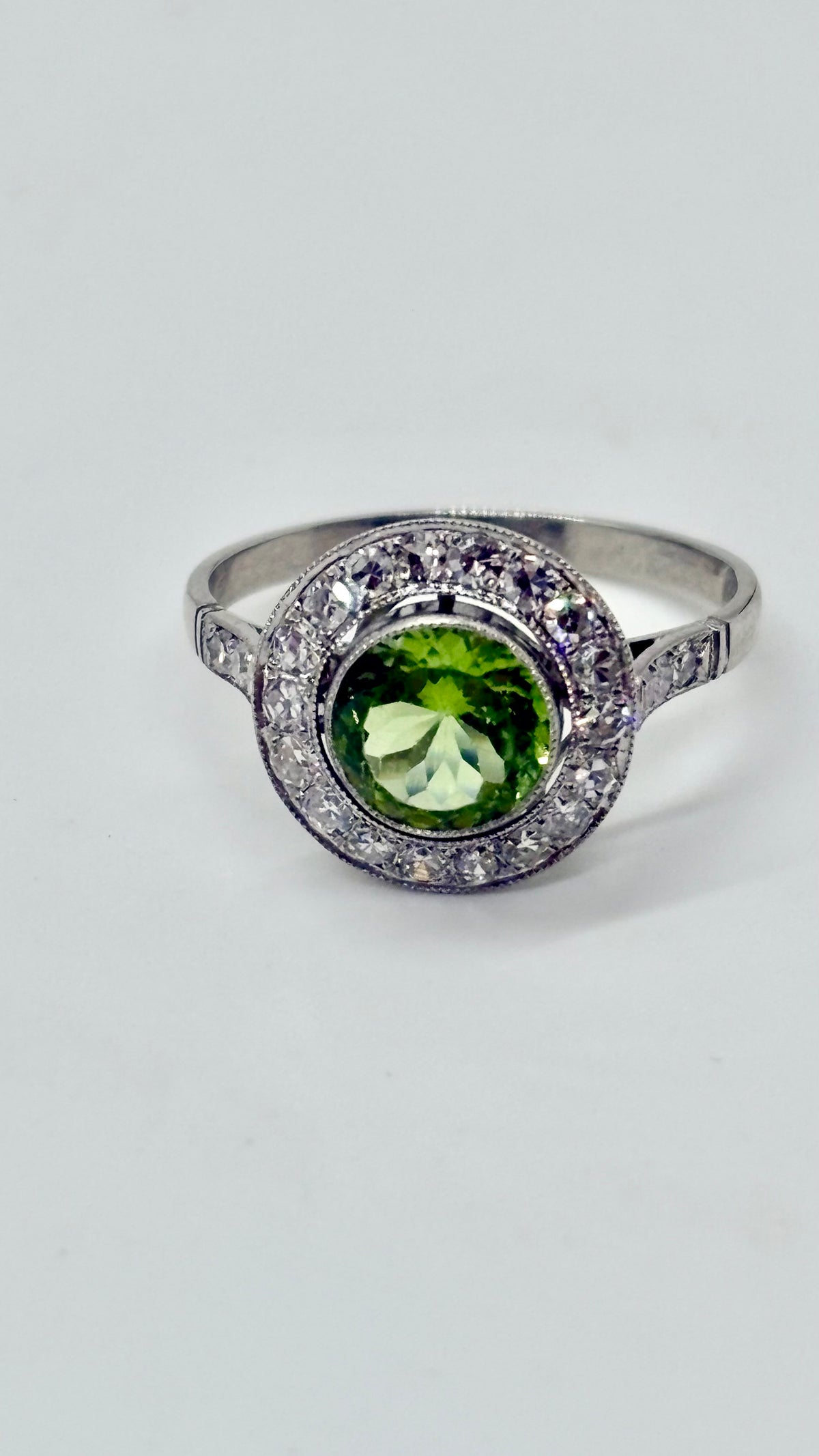 Peridot vintage ring
