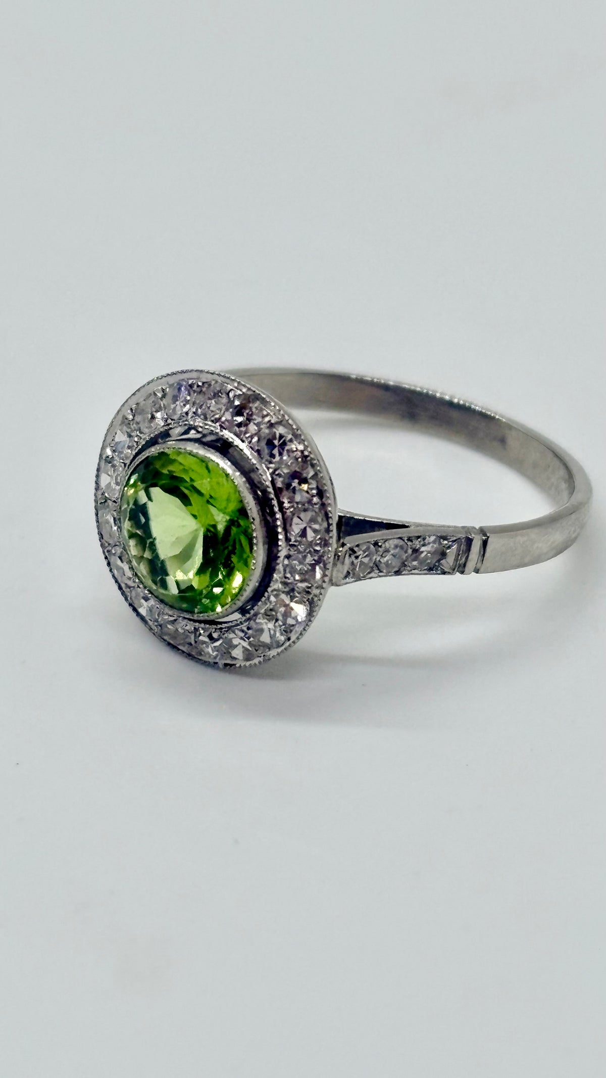 Peridot vintage ring